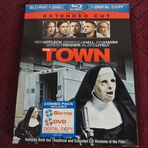The Town - 2010 - Rated R - 2 Disc Blu/ray DVD w/Slipcover - Used